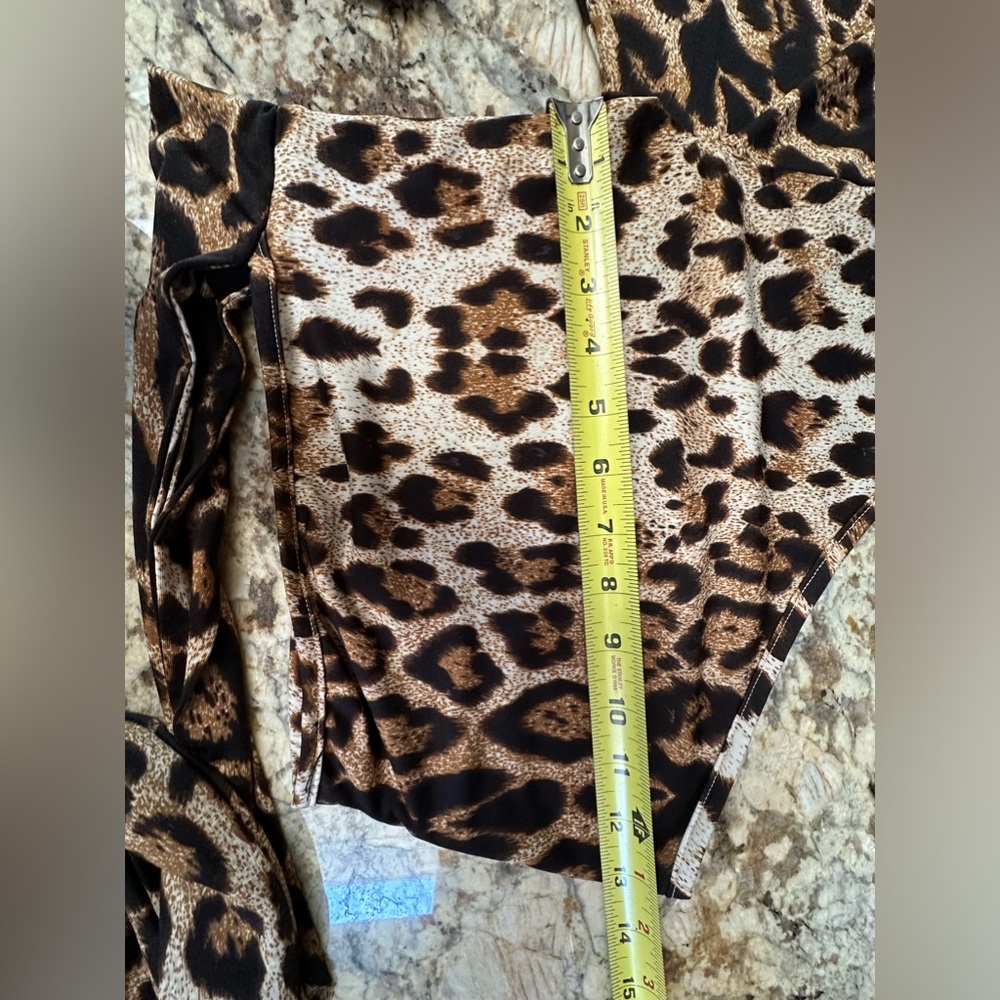 SHEIN sz SM leopard print Cold shoulder fitted crop top NWOT - Picture 5 of 7